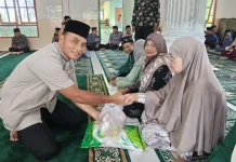 Sebanyak 20 Jamaah Masjid Jami' Lafau Lahewa Dapatkan Santunan