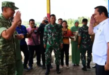 Bupati Nias Barat Sambut Pangdam I/BB di Bandara Binaka