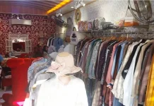 Jelang Lebaran, Aktifitas Jual Beli Baju Lebaran Mulai Meningkat