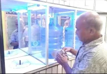 Air Minum, Bawa Untung untuk Pak Alex