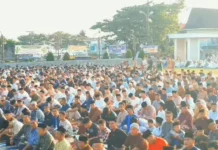 Jamaah Padati Alun-alun Gunungsitoli melaksanakan Shalat Ied