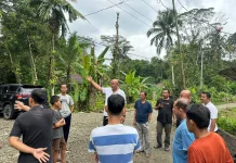 Bupati Nias Utara Pantau Pembangunan Jaringan Listrik di Alasa