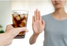 Berikut Minuman yang Tidak Boleh Dikonsumsi oleh Penderita Sakit Maag