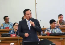 Bupati Nias Barat Eliyunus Waruwu Menyandang Gelar Doktor