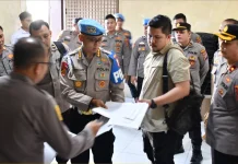 Div Propam bersama Slog Mabes Polri Periksa Senpi Organik di Polres Nias