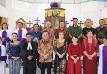 Bupati Nias Barat Ibadah Minggu di ONKP Hinako