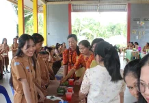 Kuliner Tradisional Nias Jadi Daya Tarik Perayaan Hardiknas di SMAN 1 Lahewa