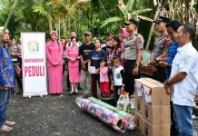 Kapolres Nias Mengunjungi Keluarga Terdampak Musibah Kebakaran