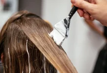 Bahaya Terlalu Sering Mewarnai Rambut