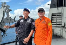 Kepala Basarnas Nias Kunjungi KRI Semarang-594 di Pelabuhan Angin Gunungsitoli