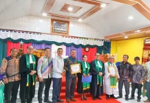 Lebih 33 Tahun Mengabdi, Pendeta Yamotani Serahkan Pelayanan di Laoya