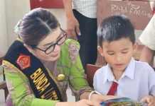 Bunda Literasi Nias Barat Sosialisasi Gemar Membaca di SDN Hilifamaogo