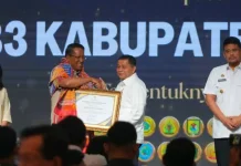 Kabupaten Nias Barat Terima Penghargaan dari Menteri Hukum