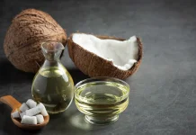 Menggunakan Minyak Kelapa untuk Perawatan Kulit Alami