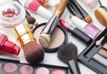 Bijak Memilih Kosmetik untuk Kulit Sehat