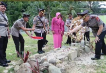 Sambut Hari Bhayangkara ke-80 Polres Nias Gelar Upacara Ziarah Rombongan