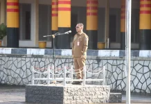 Sekda Nias Utara Pimpin Upacara Bendera, Tekankan Disiplin dan Latsar CPNS