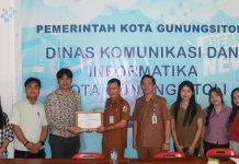 Dukung Program KKT, Diskominfo Terima Penghargaan dari Unias