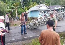 Gapura Perbatasan Antar Kecamatan Tumbang, Jalan Umum Terganggu
