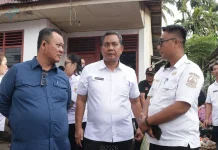 Turut Prihatin, Walikota Sowa'a Salurkan Bantuan bagi Korban Kebakaran Desa Mudik