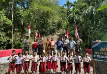Satgas Karbak TNI AD Rampungkan Jembatan Beton di Lasara Botomuzoi