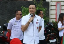 Sekda Lepas Defile Drum Band, Semarak HUT ke-81 RI