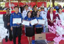 Bupati Nias Barat Berikan Penghargaan kepada Puskesmas Terbaik