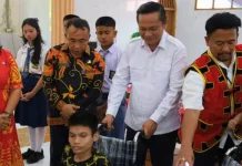 Penyaluran Bantuan Kemensos, Bupati Eliyunus: untuk Kemandirian Keluarga