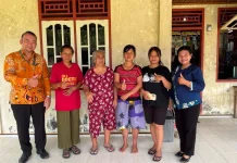 Empat Penyuluh Agama Kristen Melaksanakan Kunjungan dan Doa bagi Lansia