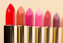 Cara Memilih Warna Lipstik yang Cocok di Kulit