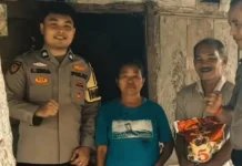 Polsek Bawalato Bawalato Berbagi Tali Asih kepada Warga Kurang Mampu