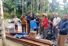 Korban Kebakaran Rumah di Desa Simandraōlō Menerima Bantuan