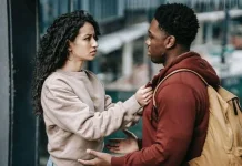 Apa Itu Karmik Relationship? Kenali Ciri dan Risikonya dalam Hubungan