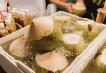 Air Kelapa Disimpan dalam Tumbler, Apakah Kualitasnya Bisa Berkurang?