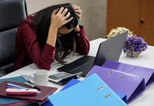 Tanda-Tanda Pekerja Mengalami Gangguan Kesehatan Mental dan Cara Mengelolanya