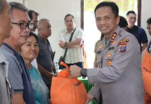 Kapolres Nias Turut Salurkan Sembako bagi Warga Terdampak Banjir