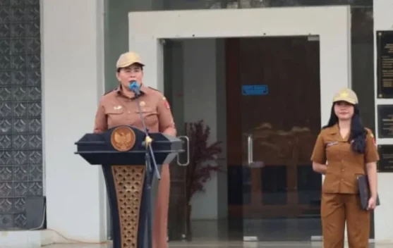 Pj.Sekda Nias Barat Minta Pimpinan OPD Evaluasi Kehadiran Pegawai