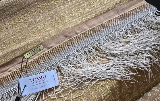 Melestarikan "Fanoso" Tradisi Tenun Nias Melalui Tuwu Nukhada