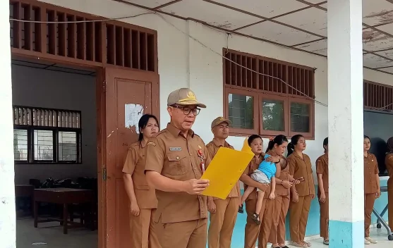 Kadis Ketenagakerjaan dan Koperasi UKM Nias Utara Buka MPLS di SMPN 4 Lahewa