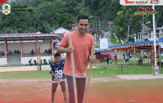 Seru! Lomba Egrang di Kabupaten Nias Sambut HUT Kemerdekaan