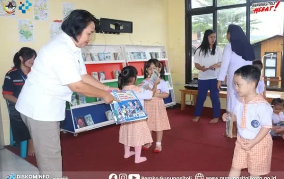 Dari Buku, Tumbuh Generasi Literat Gunungsitoli