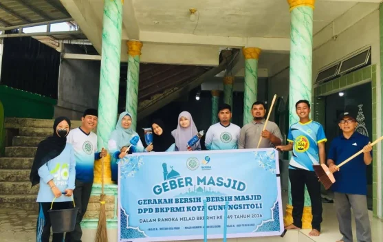 DPD BKPRMI Kota Gunungsitoli Santuni Kaum Dhuafa