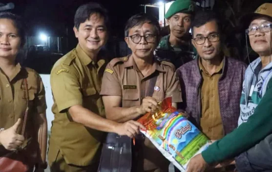 Pemkab Nias Barat Distribusikan Bantuan bagi Warga Terdampak Banjir