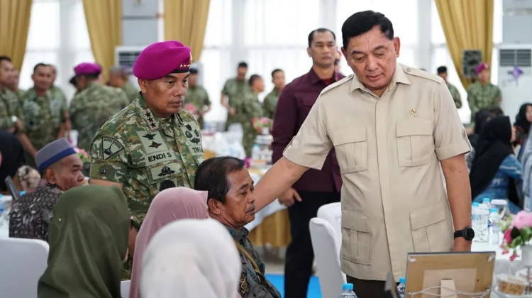 Kunjungi Mako Kormar, Menhan Beri Dukungan Moril Keluarga Prajurit