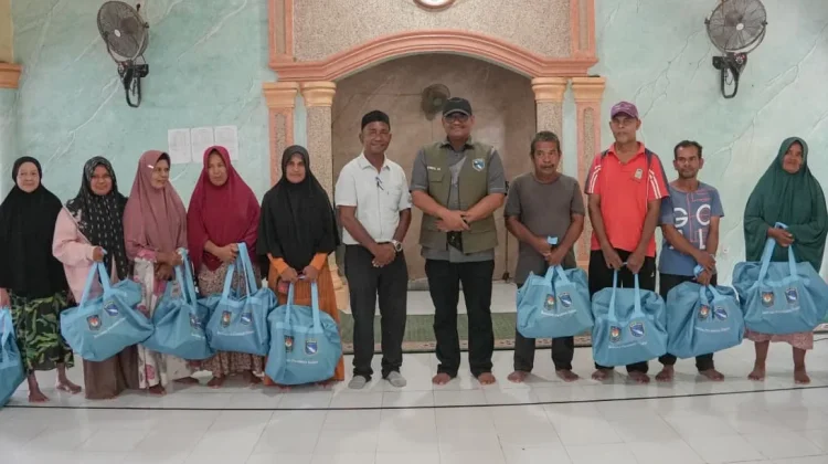 Kasatgaswil  Serahkan Bantuan Peralatan Dapur ke 600 KK di Bireuen