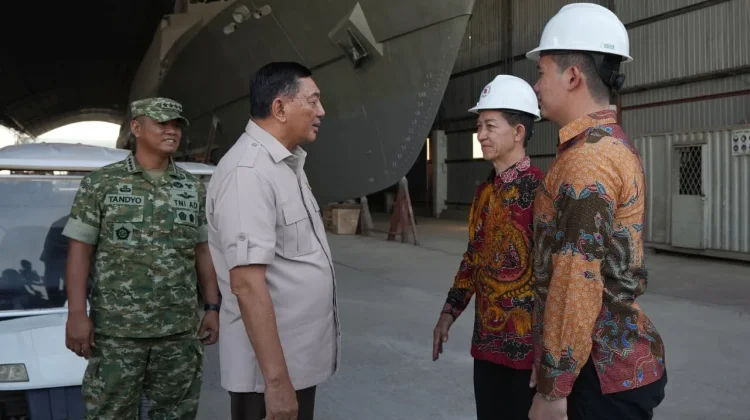Menhan Tinjau Galangan Kapal di Batam, Dorong Kemandirian Industri Pertahanan