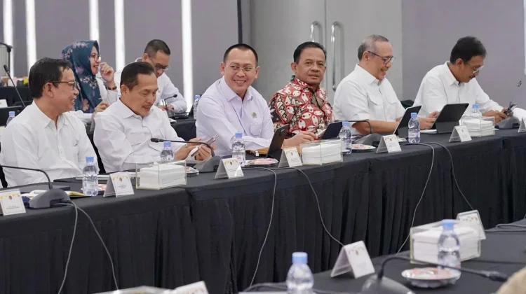 Menteri Nusron Berikan Instruksi Jajaran Tuntaskan Berkas Layanan Pertanahan