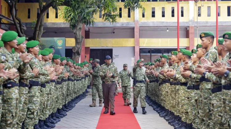 Menhan Tekankan Profesionalisme dan Pengabdian Prajurit dalam Kunker
