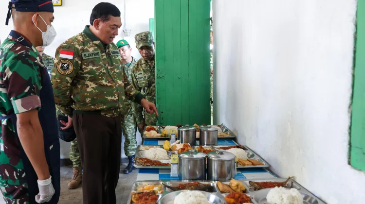 Menhan Sjafrie Tinjau Secaba Rindam XIII/Merdeka