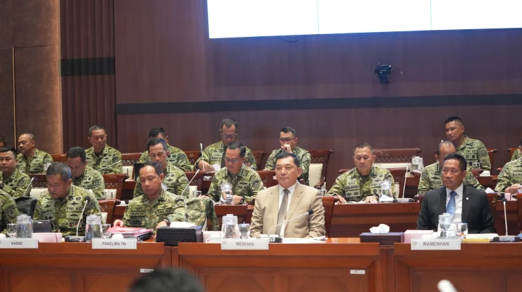 Menhan Hadiri Rapat Komisi I DPR RI